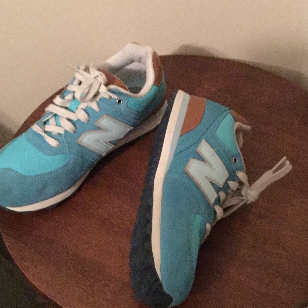 New Balance 574. Pristine Condition! - image 2